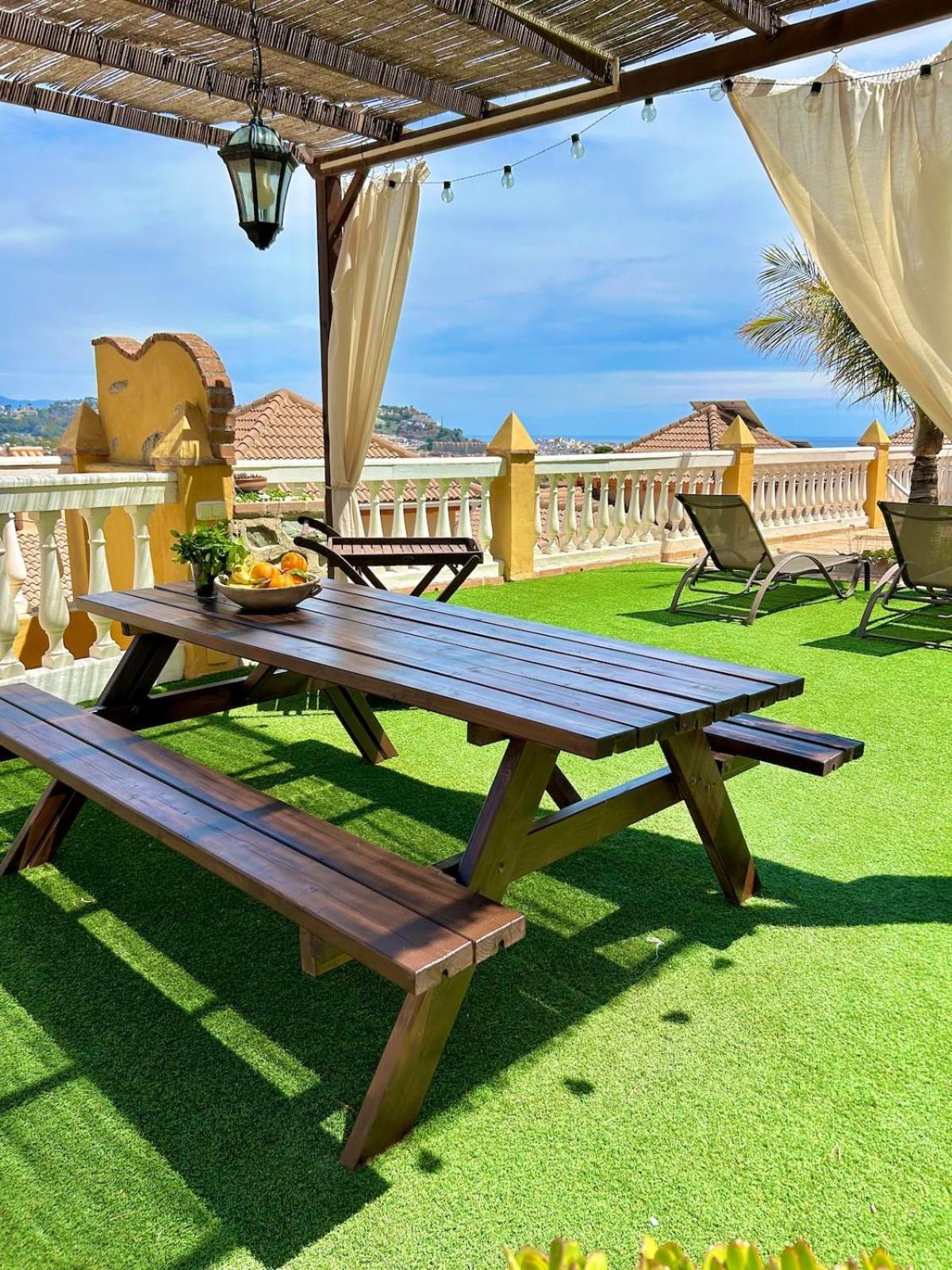 Chalet Con Piscinas Y Vistas De Ensueno Almuñécar Exteriör bild