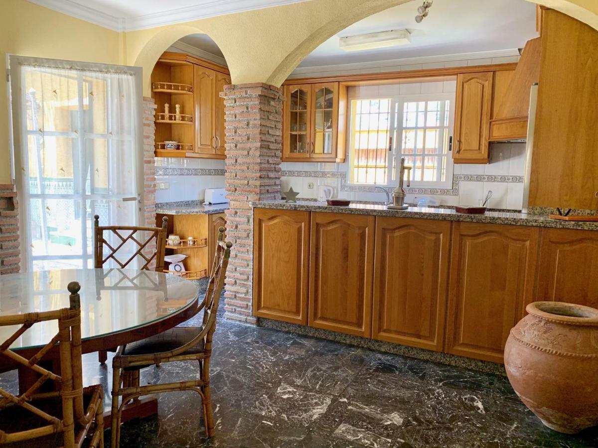 Chalet Con Piscinas Y Vistas De Ensueno Almuñécar Exteriör bild